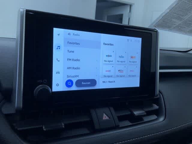 Thumbnail: 2025 Toyota RAV4 - 29