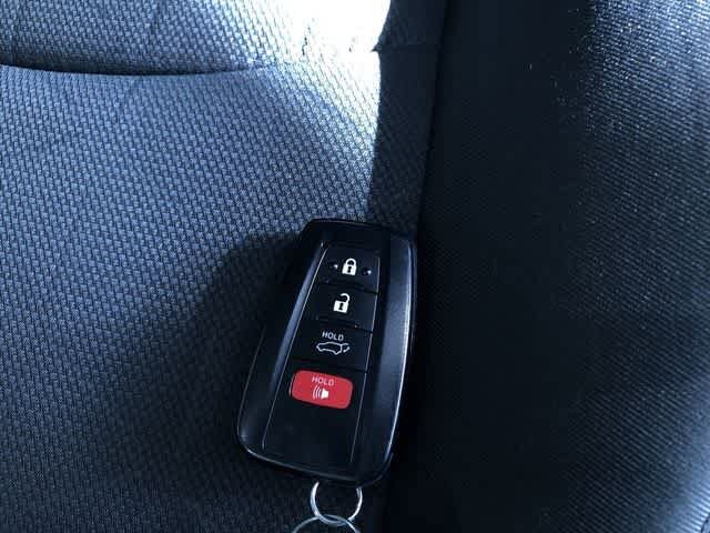 Thumbnail: 2025 Toyota RAV4 - 32