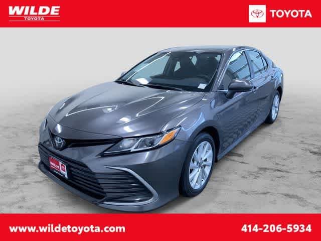 2023 Toyota Camry LE's photo