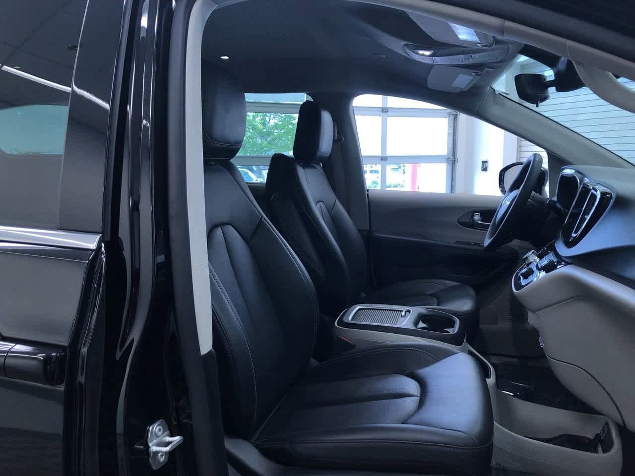Thumbnail: 2024 Chrysler Pacifica - 22