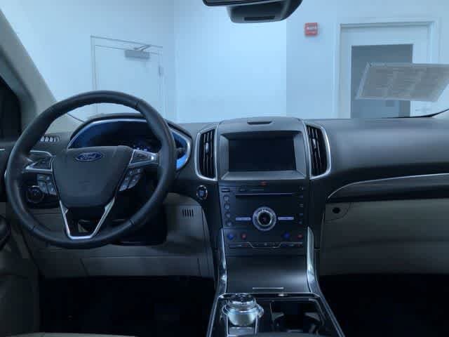 Thumbnail: 2019 Ford Edge - 18