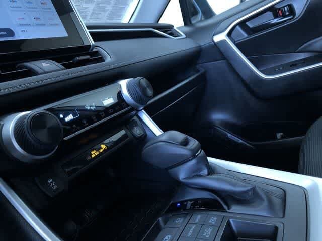 Thumbnail: 2025 Toyota RAV4 - 29