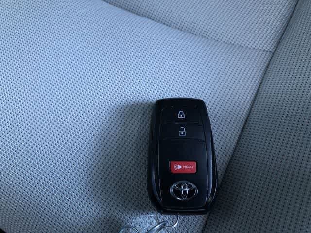 Thumbnail: 2023 Toyota Corolla Cross - 33