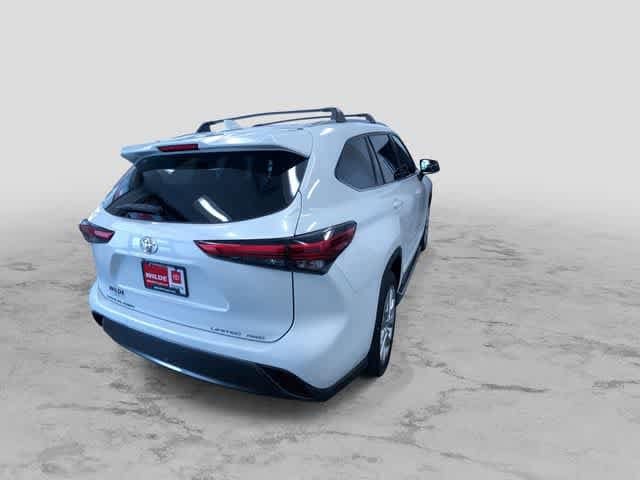 Thumbnail: 2022 Toyota Highlander - 9