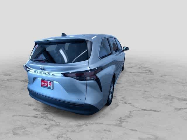 Thumbnail: 2025 Toyota Sienna - 10