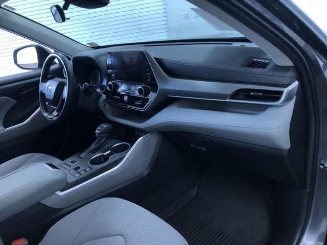 Thumbnail: 2023 Toyota Highlander - 23