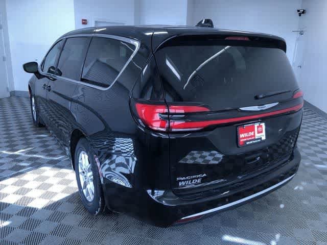 Thumbnail: 2024 Chrysler Pacifica - 13