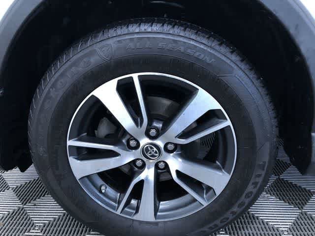 Thumbnail: 2016 Toyota RAV4 - 16