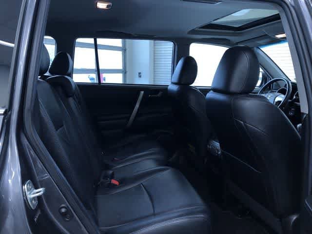 Thumbnail: 2013 Toyota Highlander - 14