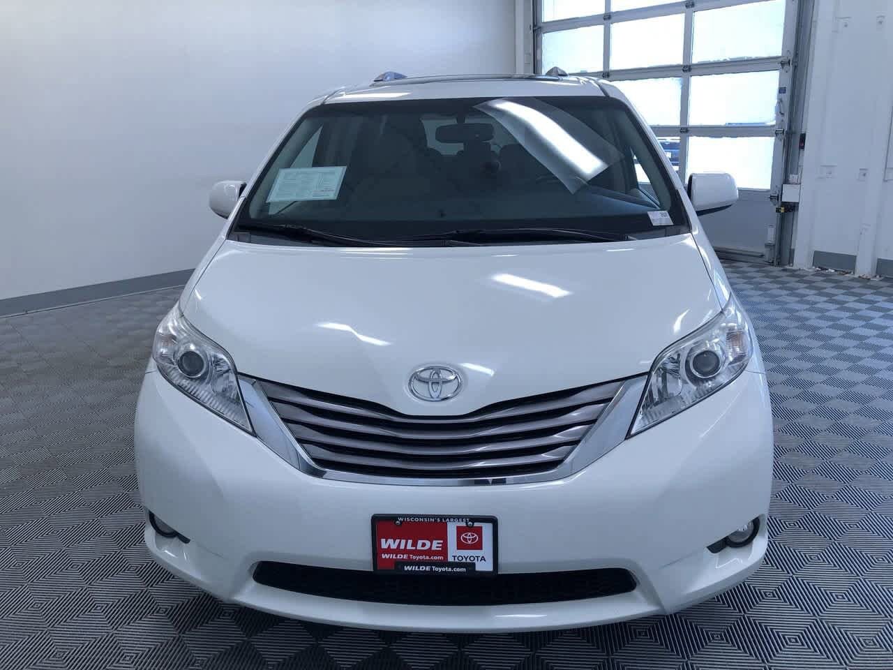 2015 Toyota Sienna XLE 4