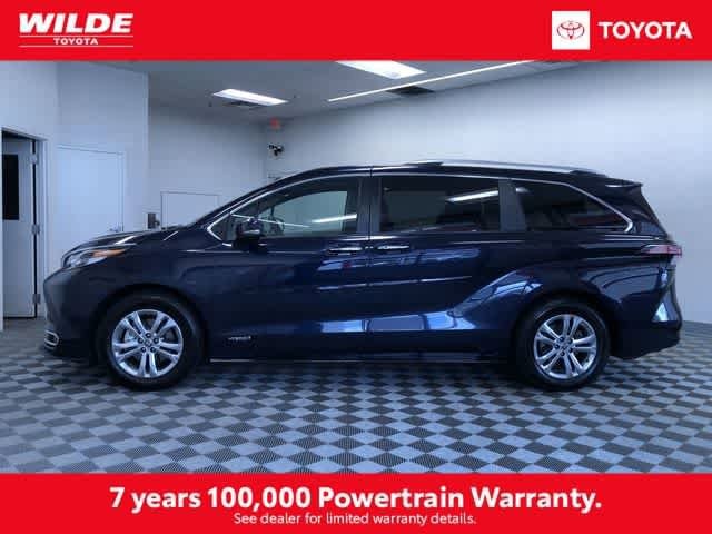 Thumbnail: 2021 Toyota Sienna - 3