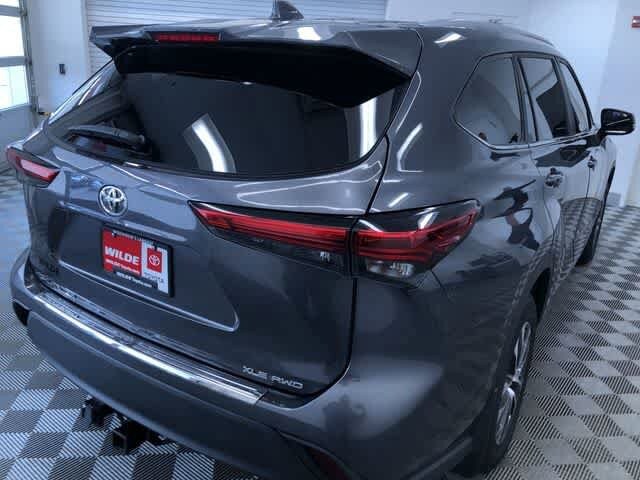Thumbnail: 2023 Toyota Highlander - 36