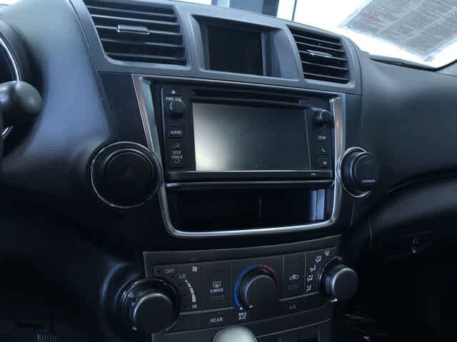 Thumbnail: 2013 Toyota Highlander - 31