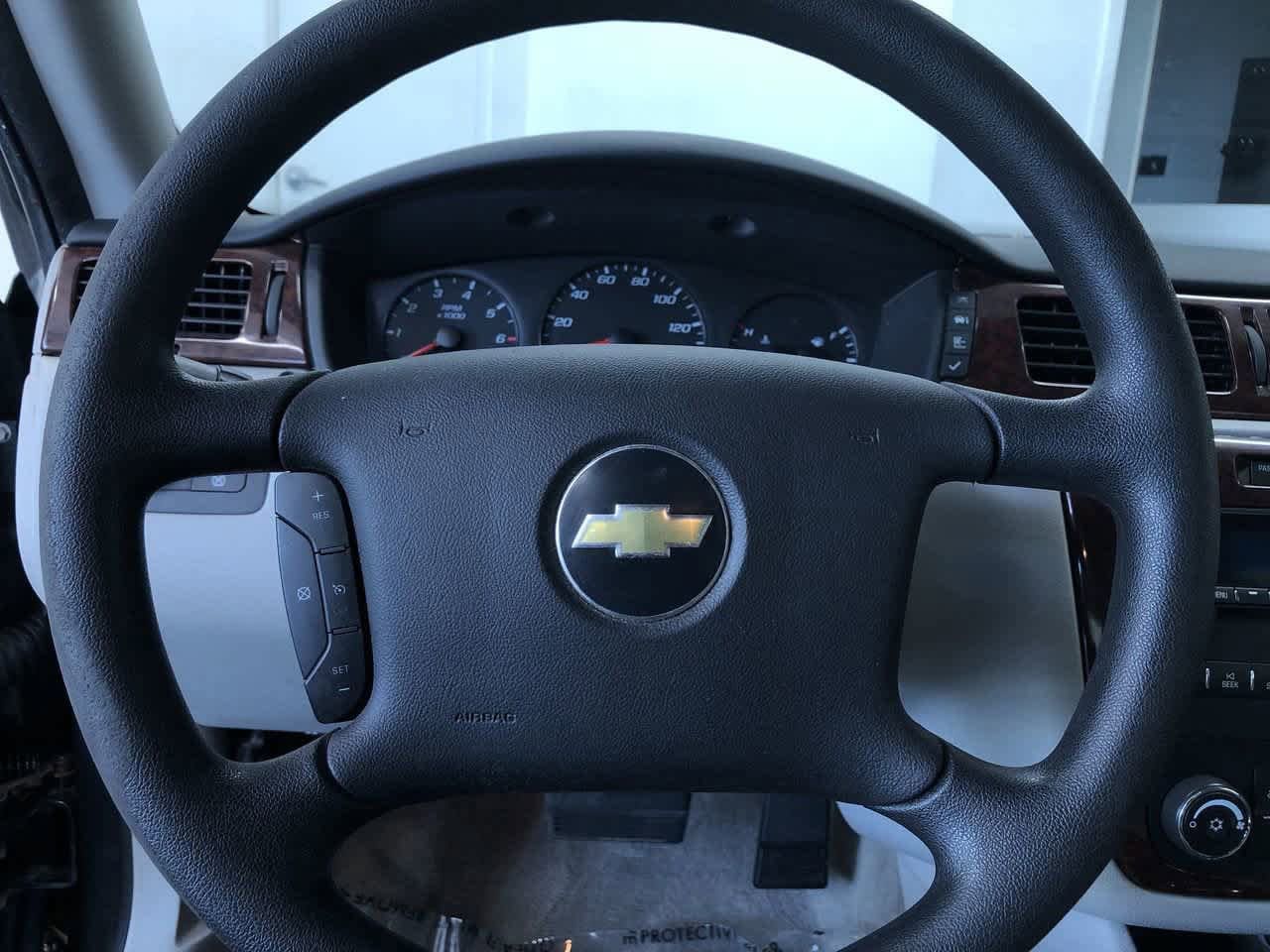 Thumbnail: 2010 Chevrolet Impala - 24