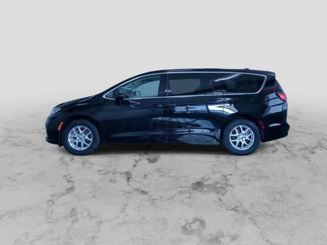 Thumbnail: 2024 Chrysler Pacifica - 7