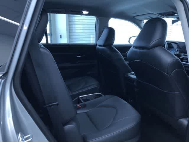 Thumbnail: 2025 Toyota Grand Highlander - 23