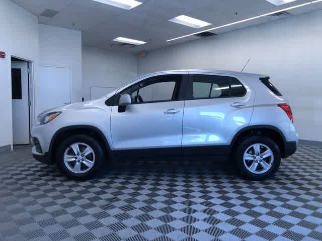 Thumbnail: 2017 Chevrolet Trax - 12