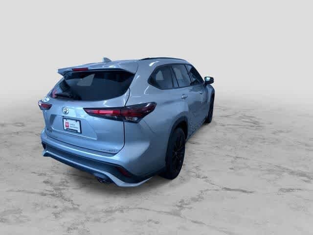 Thumbnail: 2025 Toyota Highlander - 9