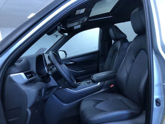 Thumbnail: 2025 Toyota Highlander - 20