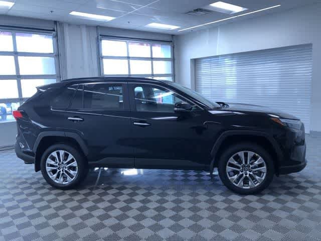 Thumbnail: 2025 Toyota RAV4 - 27