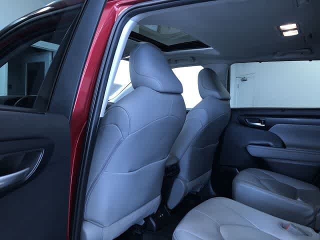 Thumbnail: 2021 Toyota Highlander - 20