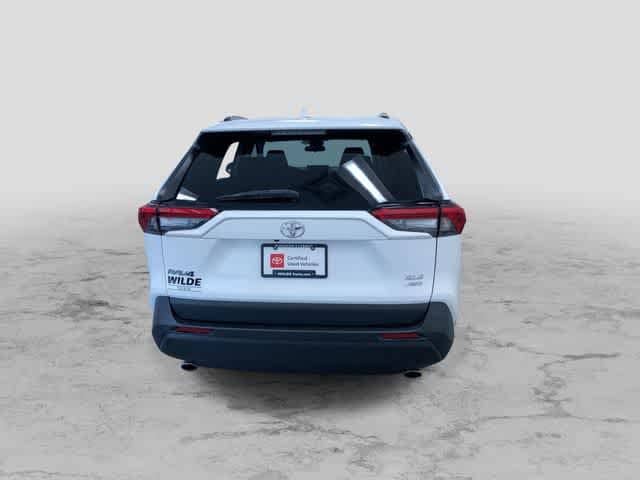 2025 Toyota RAV4 XLE - Photo 8