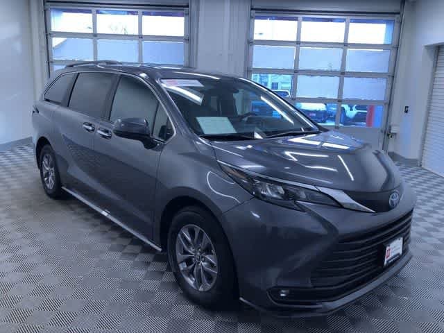 Thumbnail: 2025 Toyota Sienna - 37