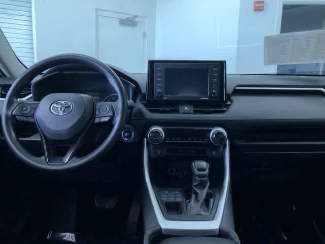 Thumbnail: 2022 Toyota RAV4 - 10