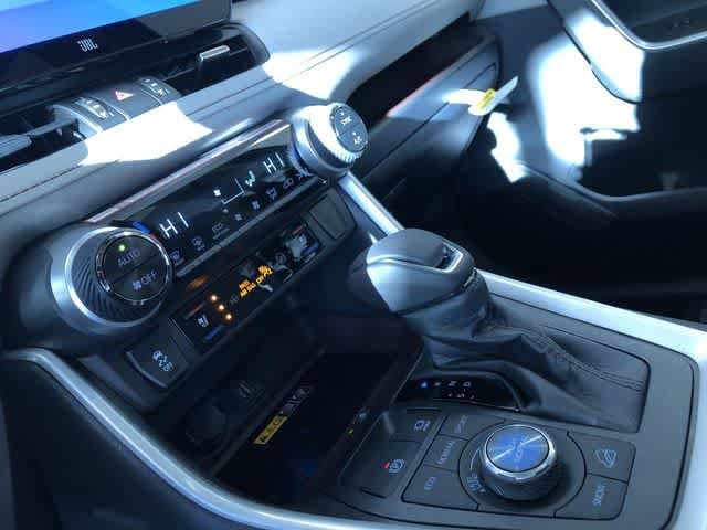 Thumbnail: 2025 Toyota RAV4 - 21