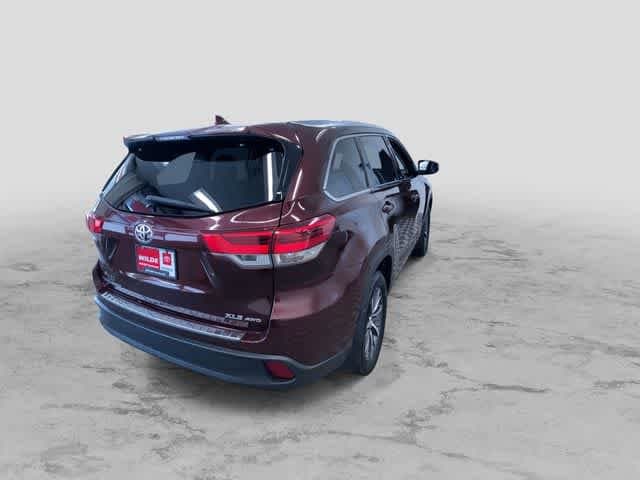 Thumbnail: 2018 Toyota Highlander - 11
