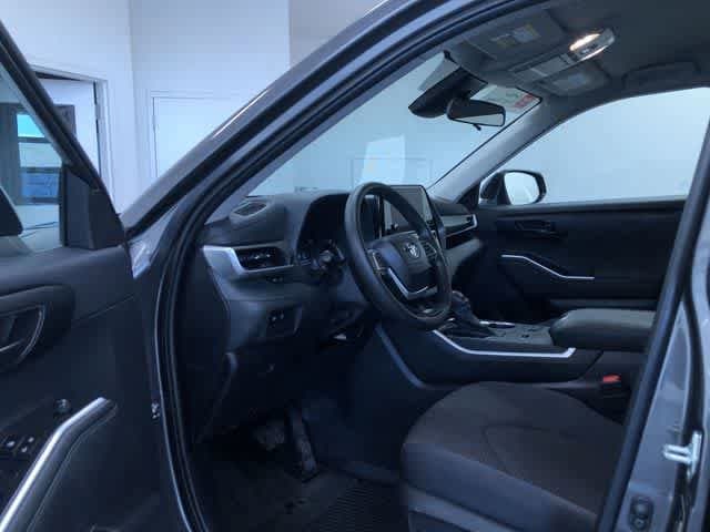 Thumbnail: 2023 Toyota Highlander - 10