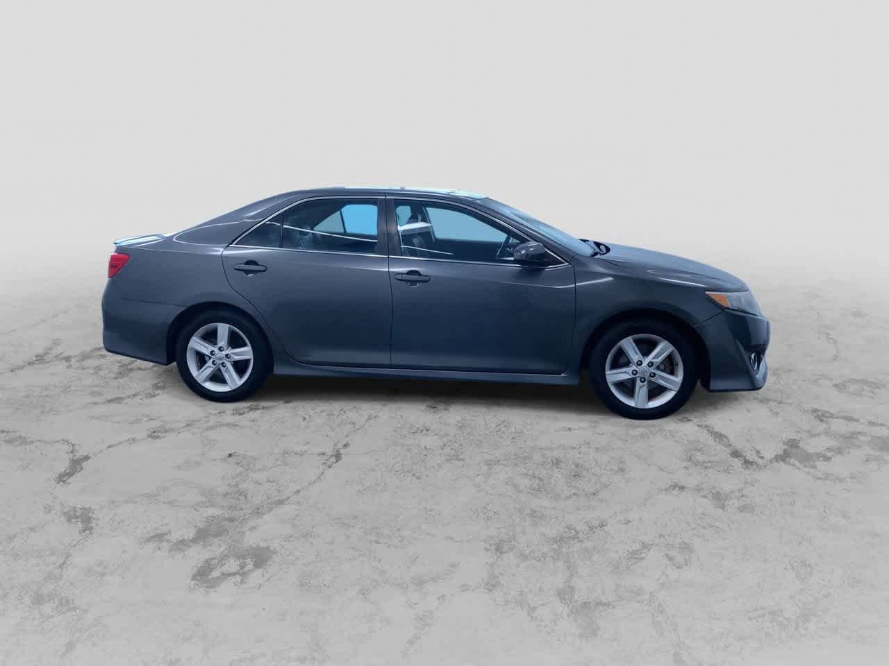 2013 Toyota Camry SE 2
