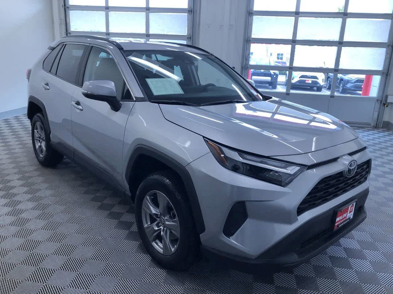 2024 Toyota RAV4 XLE 37