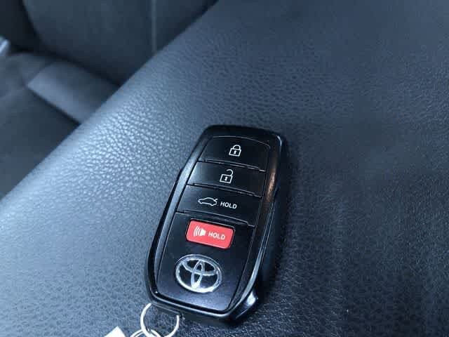 Thumbnail: 2025 Toyota Camry - 32