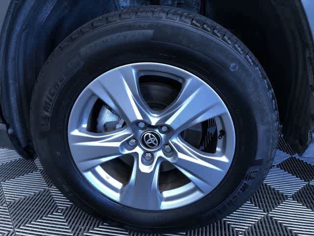 Thumbnail: 2025 Toyota RAV4 - 16