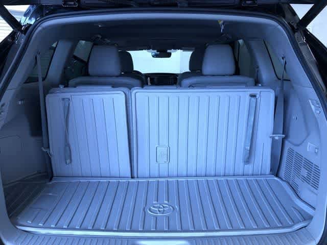 Thumbnail: 2019 Toyota Highlander - 32
