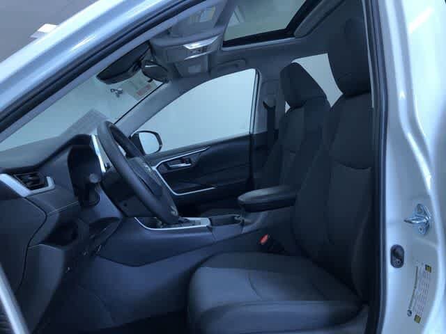 Thumbnail: 2025 Toyota RAV4 - 18