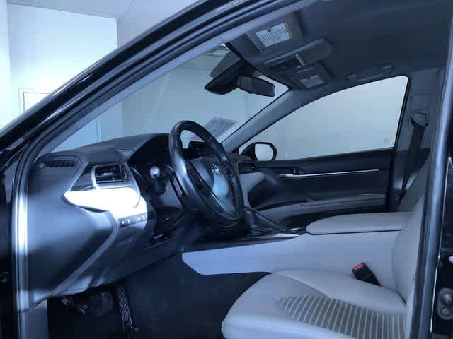 Thumbnail: 2022 Toyota Camry - 10