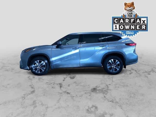 Thumbnail: 2022 Toyota Highlander - 6