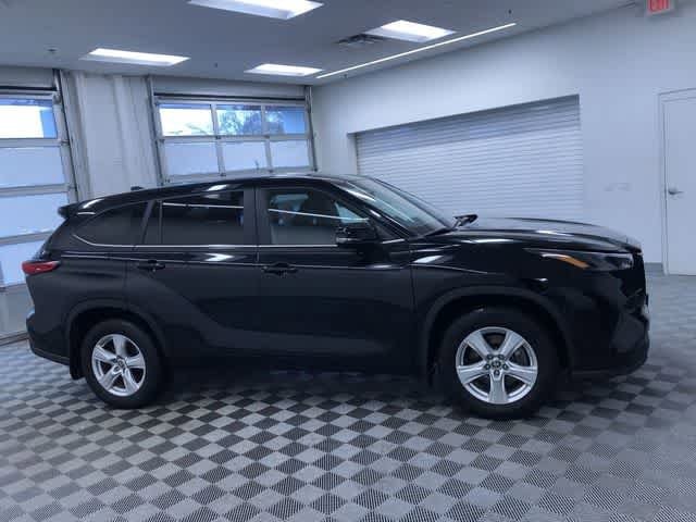 Thumbnail: 2023 Toyota Highlander - 34
