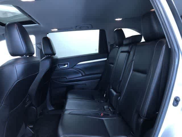 Thumbnail: 2019 Toyota Highlander - 29