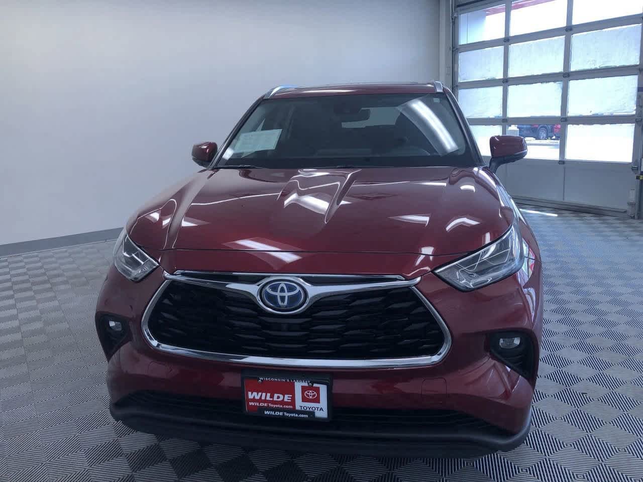 Thumbnail: 2022 Toyota Highlander - 14