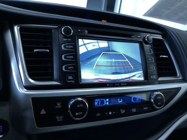 Thumbnail: 2016 Toyota Highlander - 30