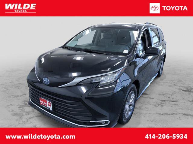 2023 Toyota Sienna XLE -
                West Allis, WI