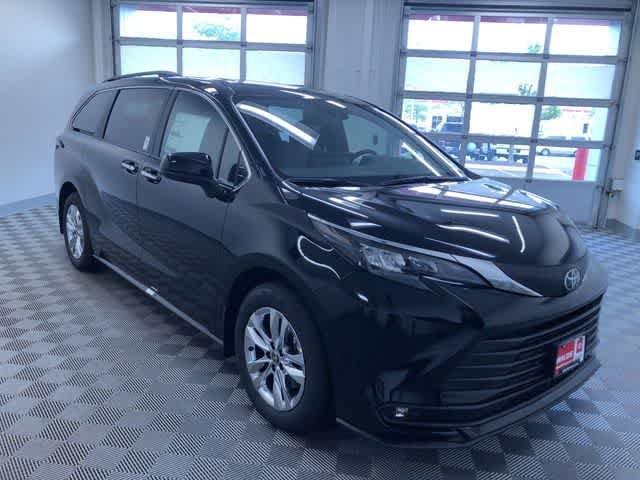 Thumbnail: 2026 Toyota Sienna - 38