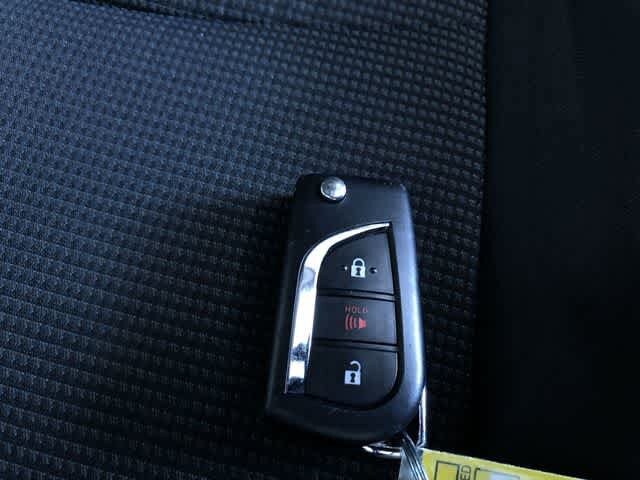 Thumbnail: 2025 Toyota RAV4 - 32