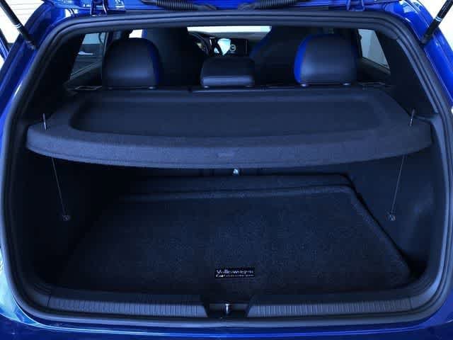 Thumbnail: 2023 Volkswagen Golf - 30