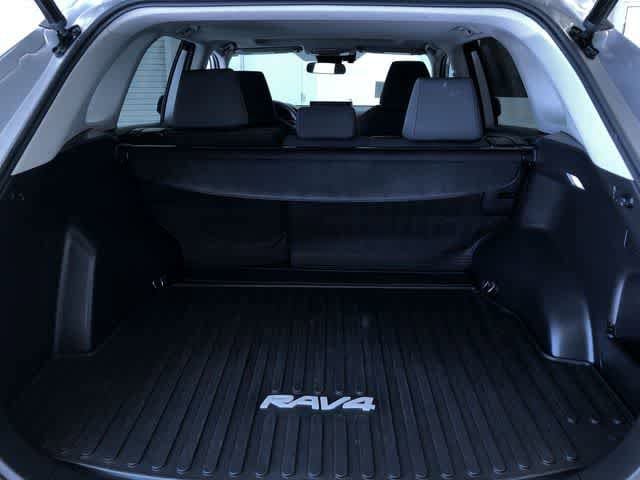 Thumbnail: 2022 Toyota RAV4 - 24