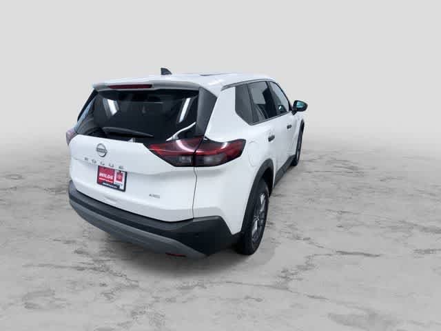 Thumbnail: 2023 Nissan Rogue - 10
