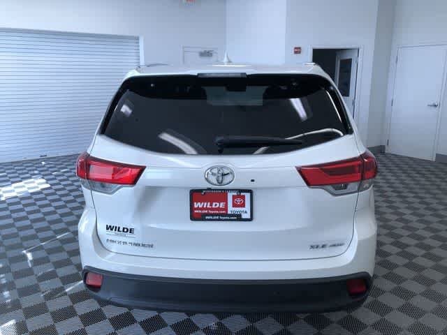 Thumbnail: 2017 Toyota Highlander - 5